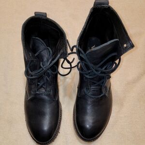 Vintage brand Women's boots